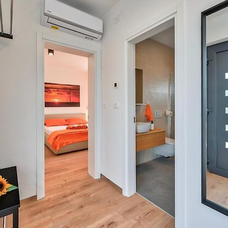 Villa Solis-Modern Villa For A Romantic Retreat, Heated Pool ลิทซ์ยัน ภายนอก รูปภาพ